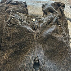 Chic Leopard Print Wide Leg Jeans
